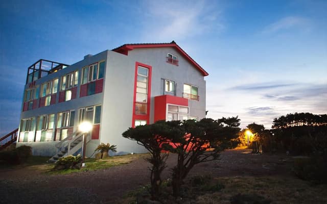 Jejucloudy Field House Pension