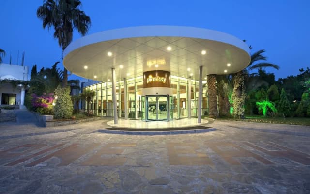 Pine Bay Holiday Resort