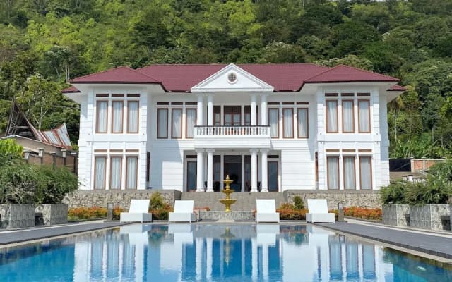Toba Retreat Mansion And Villas