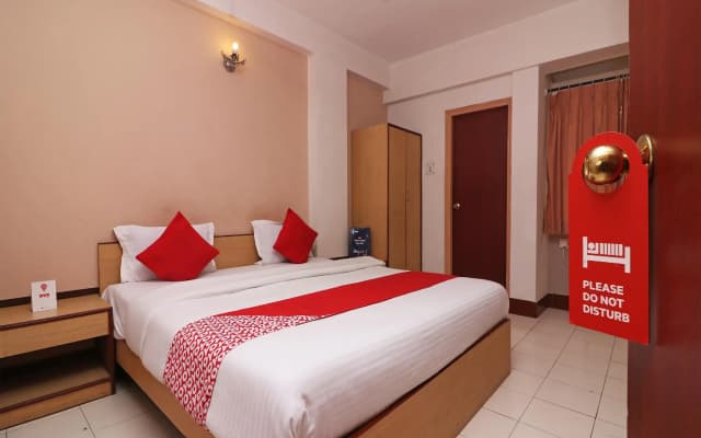 Collection O 5043 Ratnakar Days' Inn