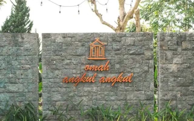 Omah Angkul-Angkul Villa