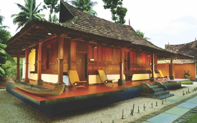 Alaya Stays Palm Dale Heritage Backwater Retreat