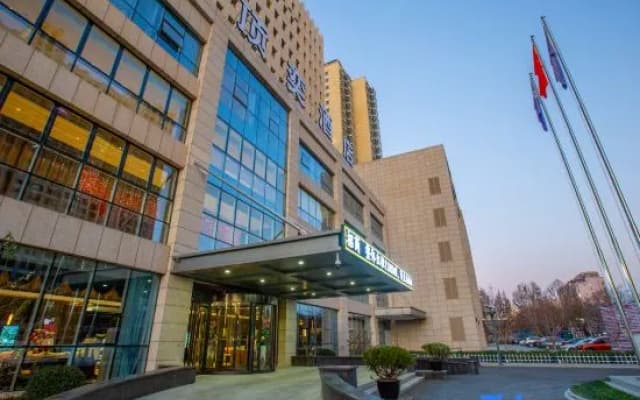 Dingyi Hotel