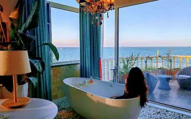Guanlan Residence Seaview Resort Villa (Qingdao May 4th Plaza Vientiane City Shop)
