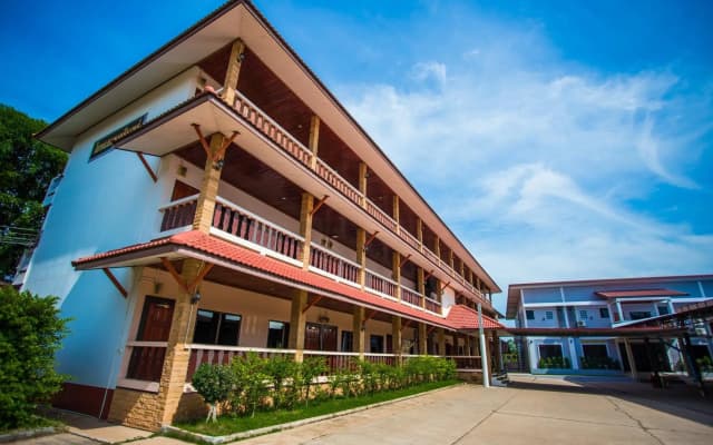 Nakarin Hotel