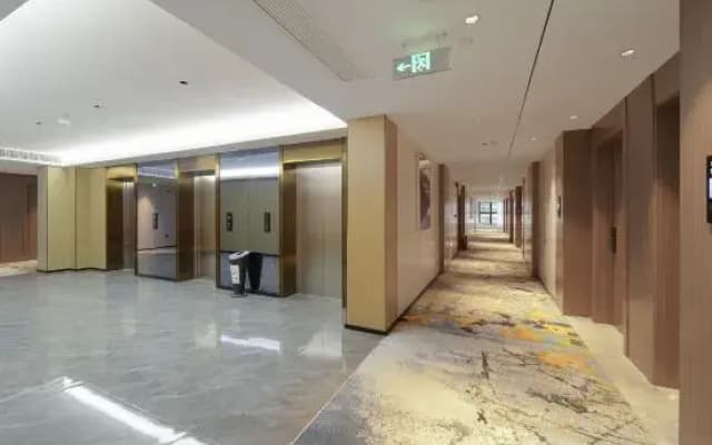 Yeste International Hotel (Fangchenggang Taohuawan Square)