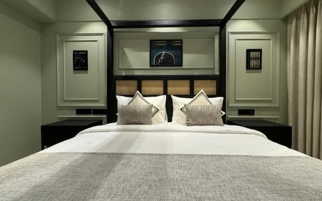 Hotel Mumbai House - Malad Valnai