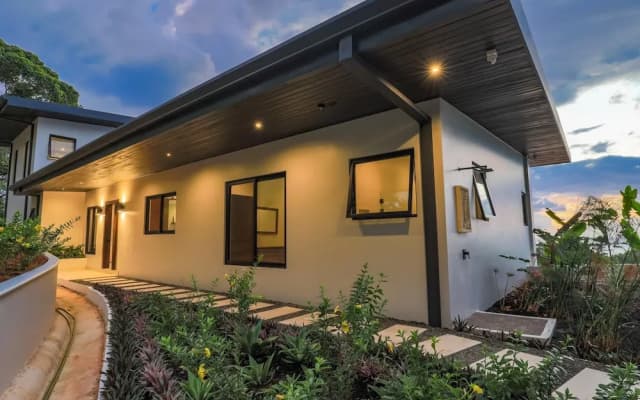 Dreamy Jungle Ocean-view Luxury Villa w Pool