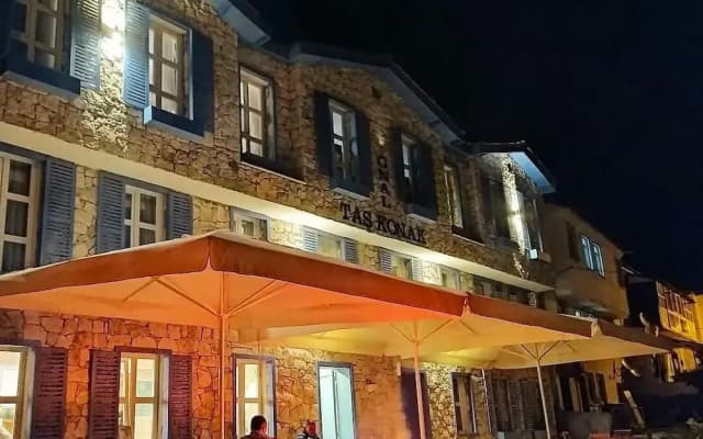 Onal Tas Konak