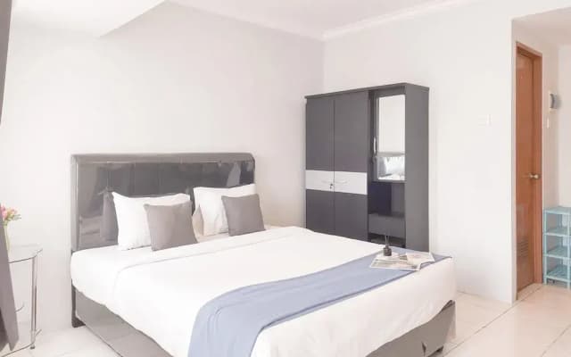 Compact and Homey Studio at Great Western Resort Apartment