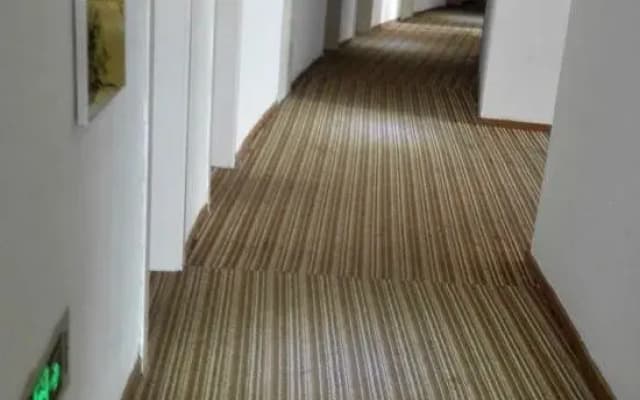 Yuyang Julong Hotel