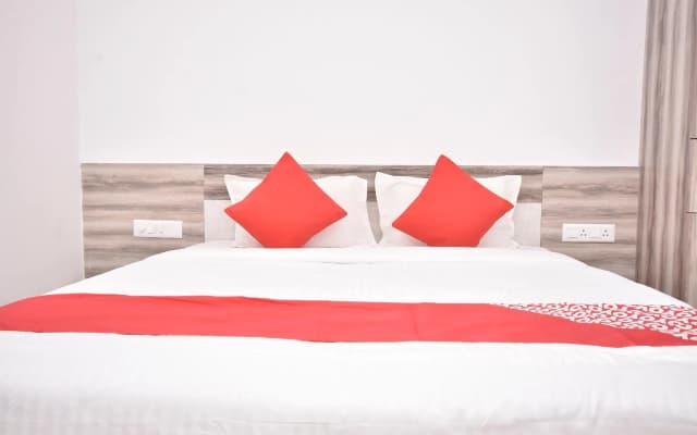 OYO 29437 Ramesh Inn