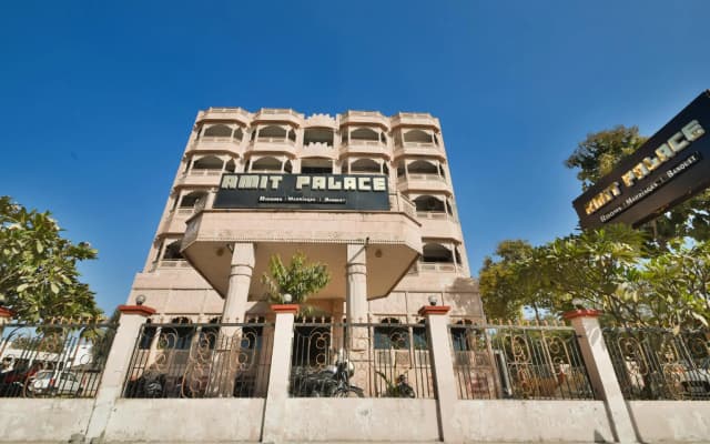 Capital O 48457 Amit Palace