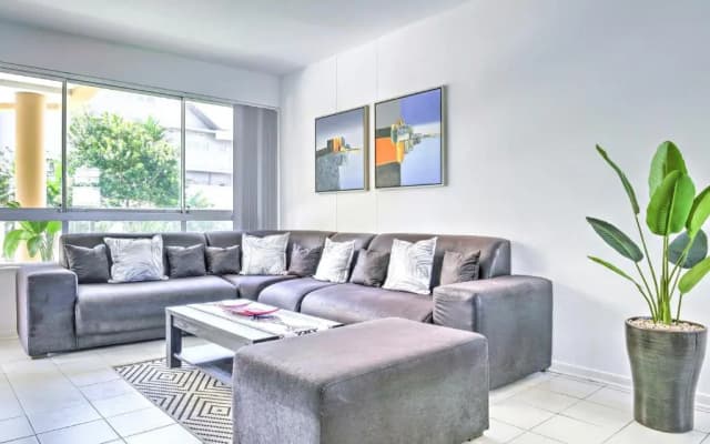 405 Bermuda