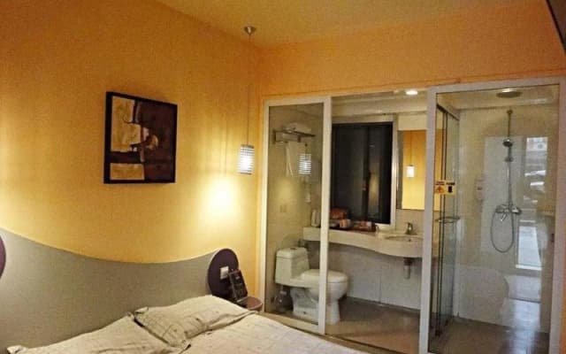 Motel168 Shaoxing North Zhongxing Road