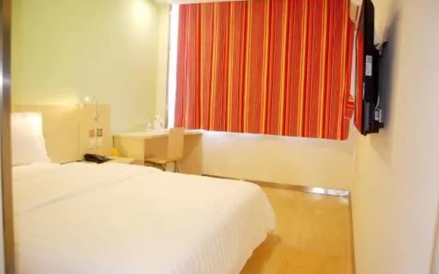 7Days Inn Chain Hotel (Qinhuangdao Railway Station)
