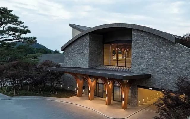 Sagewood Hong Cheon
