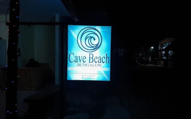 Cave Beach Bungalow