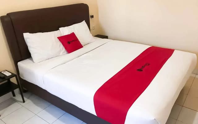 RedDoorz @ Pavilion Residence Cikarang