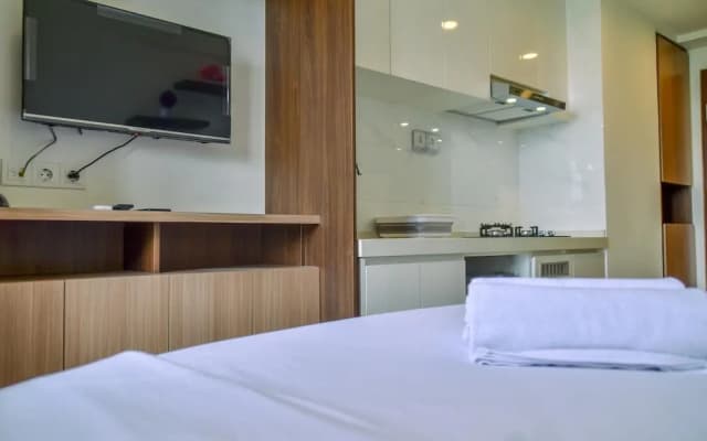 Fully Furnished with Modern Design Studio Sky House BSD Apartment