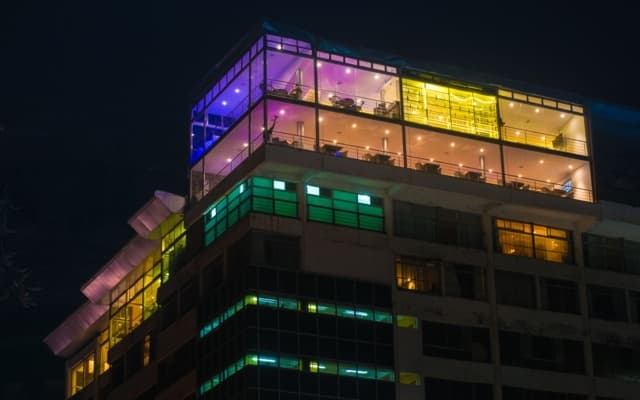 Cloud Hotel & Suites