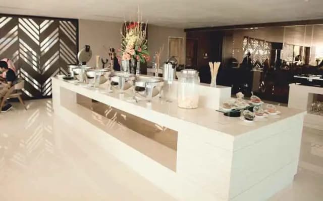 Zenith Premiere Hotel Baubau