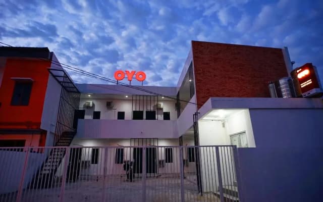 1125 Sani Guest House