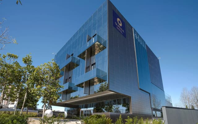 Suryaa Hotel Pinhais, Curio Collection by Hilton