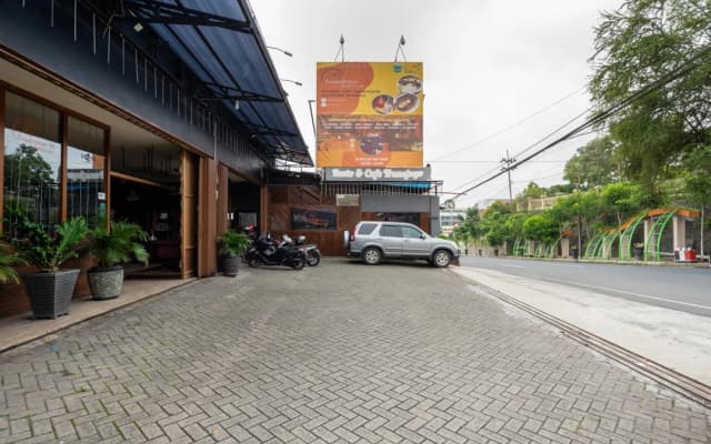 RedDoorz Plus near Balai Kota Batu 2
