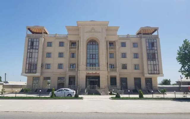 Гулистон Гранд