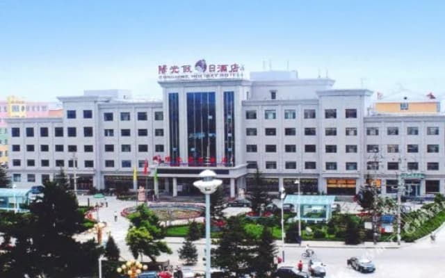 Sunshine Holiday Hotel