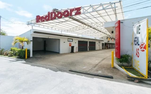 RedDoorz @ EL Runway Hotel Bulacan