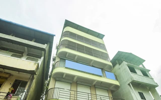 OYO 15982 Hotel Samrat Palace