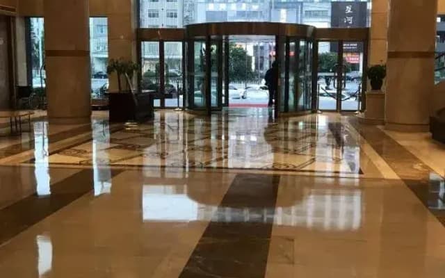 Linxiang Zhongdian Power Competition Homestay