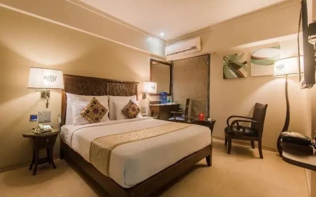 Oyo 618 Maharaja Hotel