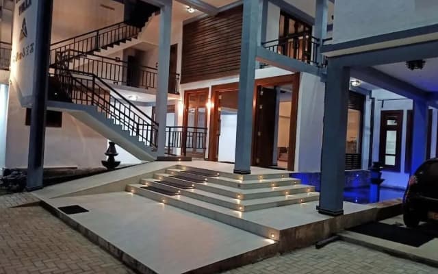 Pinnacle Villa