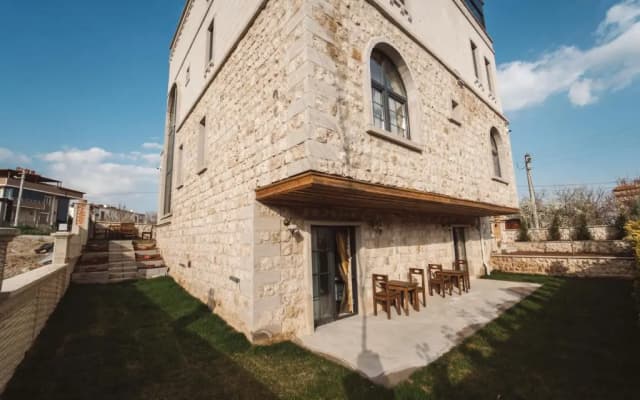 Alin Stone House