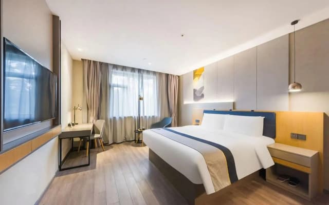 Homeinn Selected Hotel (Changyi Jiaotong Street Zhongbai Building)