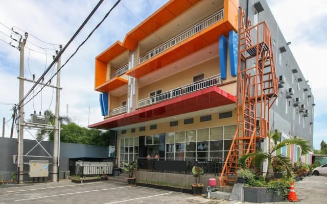 Airy Mapanget AA Maramis Manado