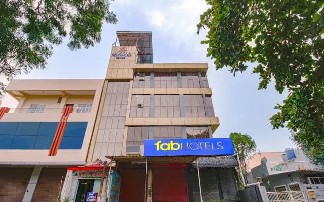 FabHotel Saket Inn
