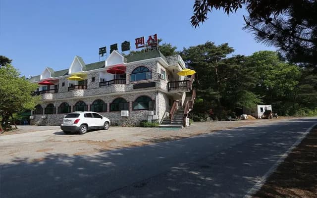 Kkotjipureunsol Pension