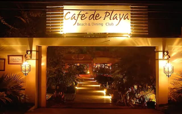 Café de Playa Beach Front Hotel