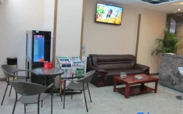 Yimi Yangguang Express Hotel (Hefei South High-speed Railway Station)