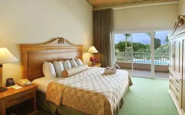 Embassy Suites by Hilton Los Marlins - Hotel & Golf Resort
