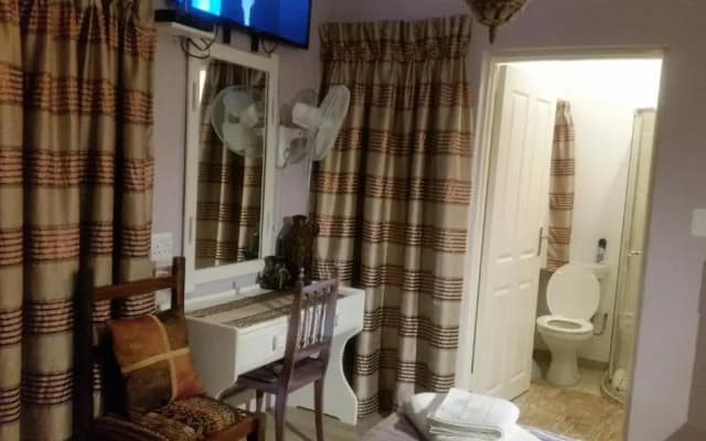 LekkeRus Guest House
