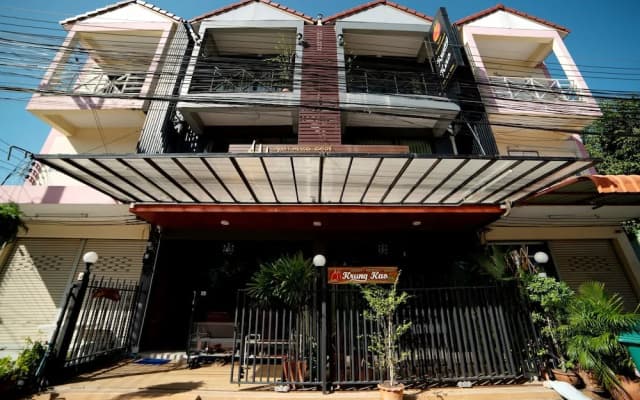 OYO 465 Krung Kao Traveller Lodge (Vaccinated Staff)