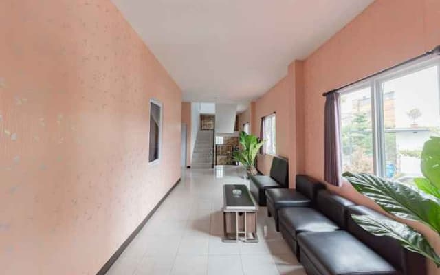 RedDoorz Syariah Plus Near Tugu Bubur Ayam Cianjur