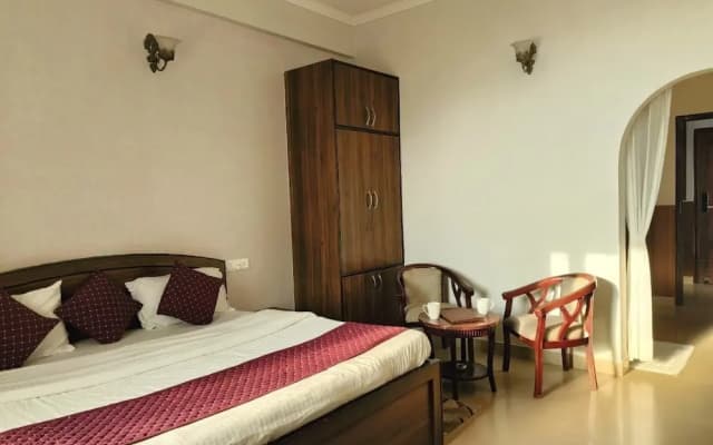 The Pine Oak Resort