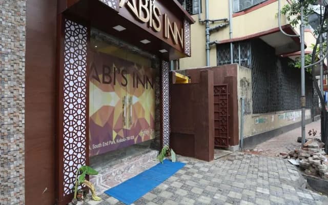 OYO 15617 Abi's Inn