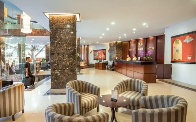 May De Ville Corner Hotel